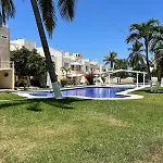 Luxurios House, Pool And Beach Your Oasis
